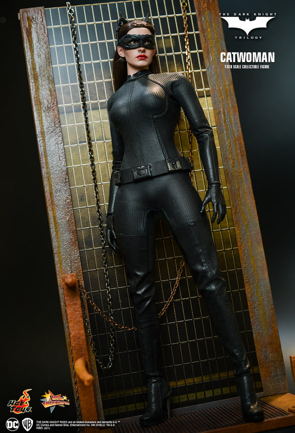 DC -  Catwoman  MMS627 <<The Dark Knight Trilogy>>